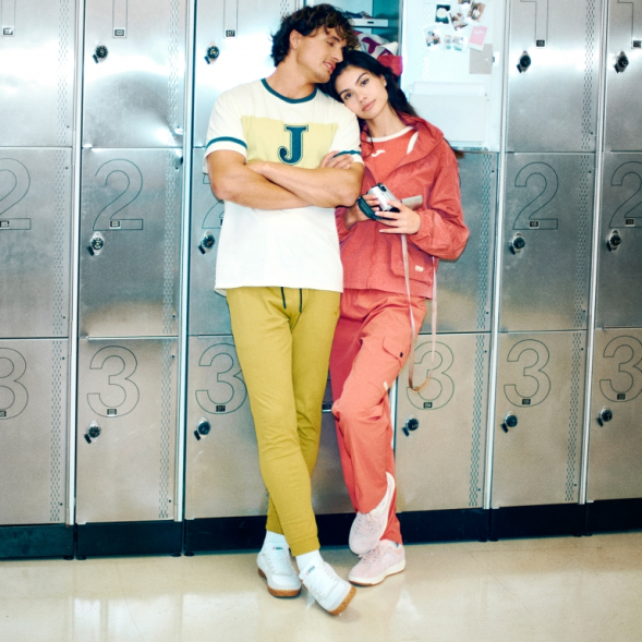 CHAQUETA CON CAPUCHA MIMETIC ROSA