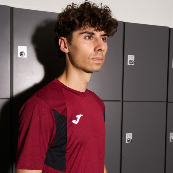 CAMISETA MANGA CORTA WINNER III BURDEOS NEGRO