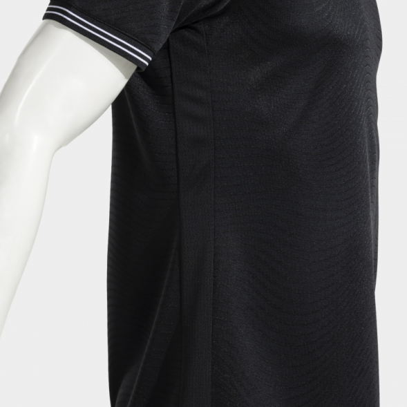 CAMISETA MANGA CORTA TOLETUM V NEGRO